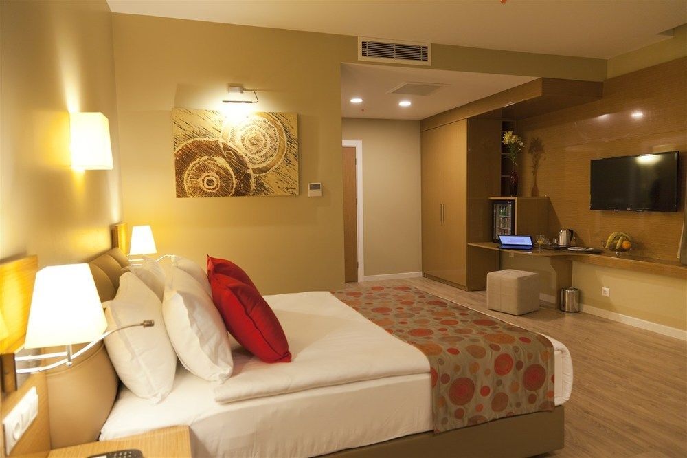 Grand Plaza Hotel Стамбул Экстерьер фото