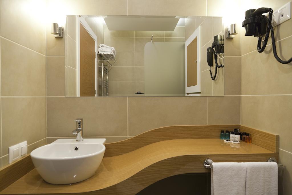 Grand Plaza Hotel Стамбул Экстерьер фото